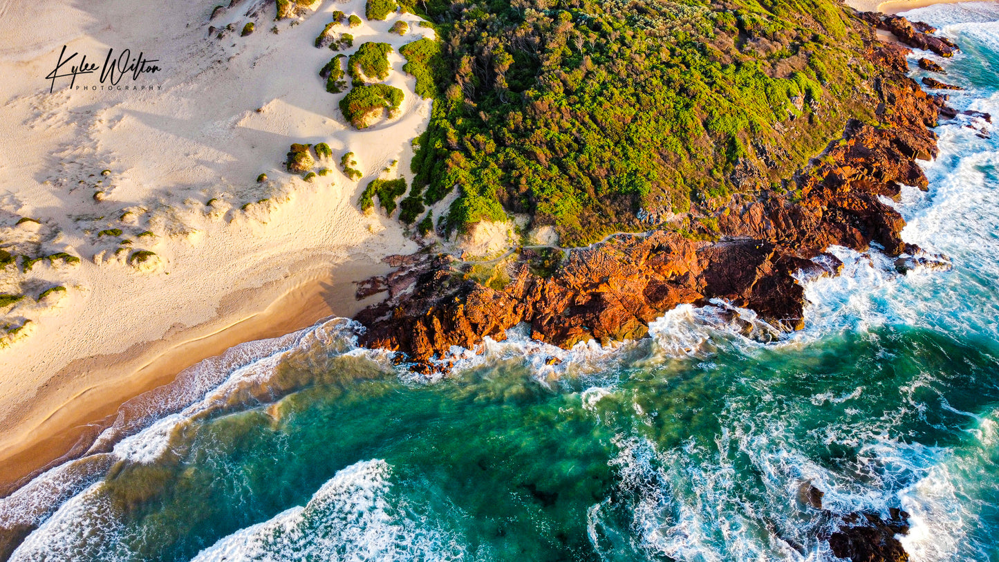 Middle Rock textures, One Mile Beach, Port Stephens, Australia, in December 2024.